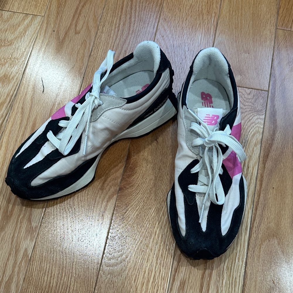 New Balance Kids Black and Pink Sneakers The Intelligent Choice #327 Sneaker